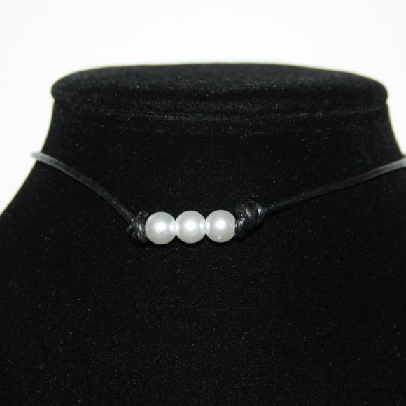 12" choker black and pearl necklace